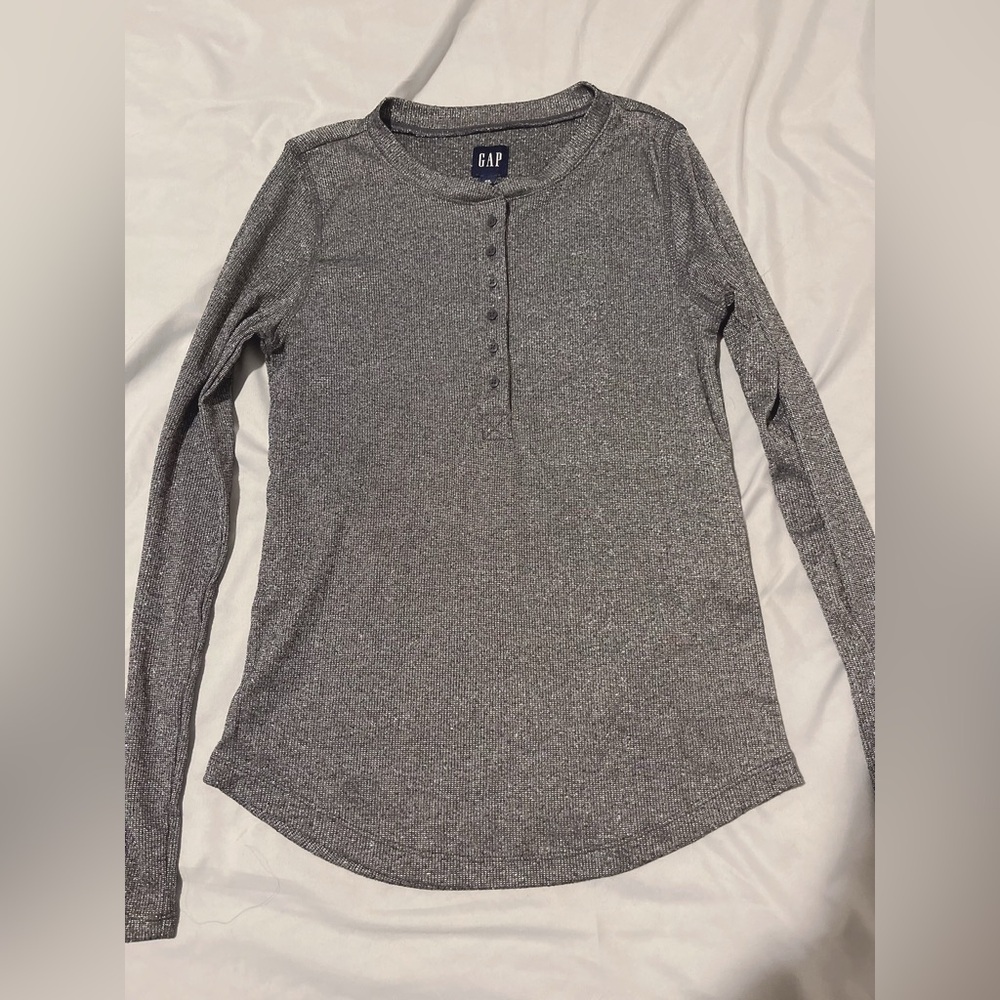 GAP Silver Sparkly Long Sleeve Half Button-Up Top – Size XS